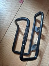 Sturdy Retro Saracen aluminium bottle cage for 90's era MTBs Black