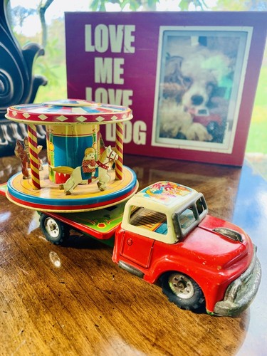Vintage 1956 tin friction - vintage,