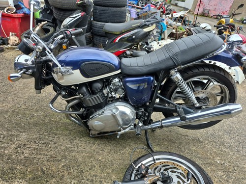 Triumph bonneville footrests - bonneville,