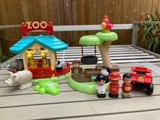 happyland zoo with tree swing