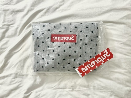 Supreme comme des garçons - supreme,