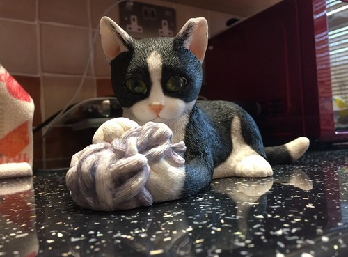 Cat figurine collectable - cat,
