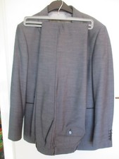 Man's Shiny Grey VOEUT Suit