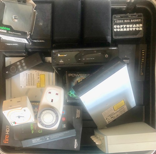 Job lot electrical items - lot,