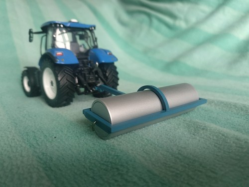 8ft land roller model - 1:32,