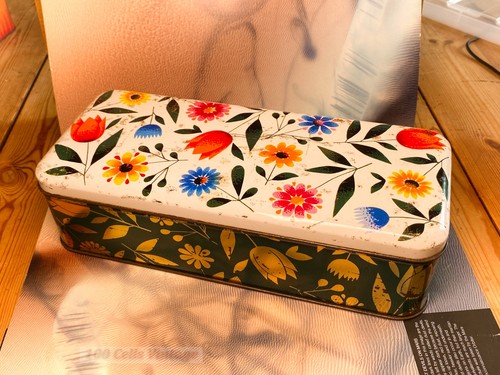 Colourful floral with gold and