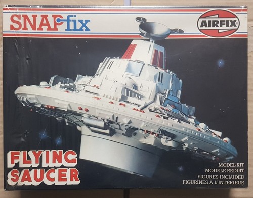 Airfix flying saucer - flying, 1:96
