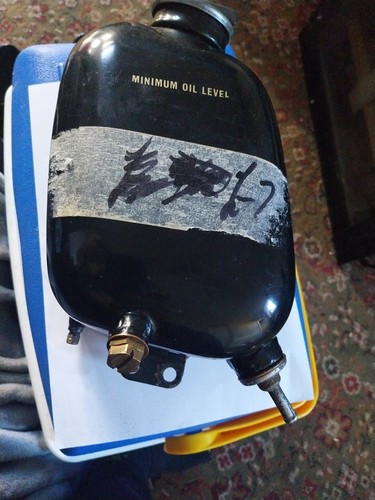 Norton oil tank - oil,