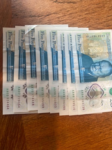 Bank notes all with - £5.,