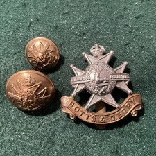 Notts and Derby Sherwood Foresters Regiment Cap Badge and buttons. Af3