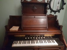 Vintage Harmonium