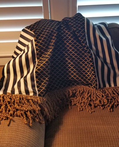 Velvet black and gold throw - black,