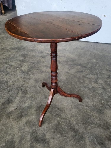 Antique georgian round - round, tripod