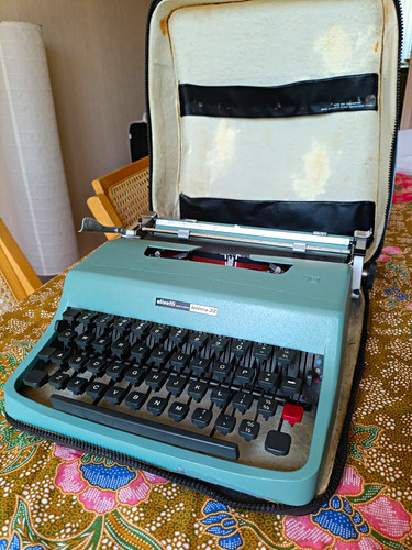 Olivetti lettera typewriter - olivetti,