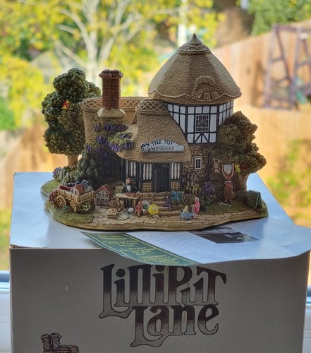 Lilliput lane the toy menders - lane,