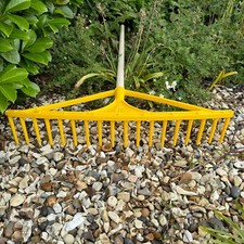 63cm Wide Heavy Duty Plastic Rake Head Lawn Leaf Leaves Garden + 115cm Handle