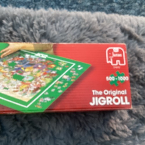 Jigsaw puzzle roll - puzzle, rolling