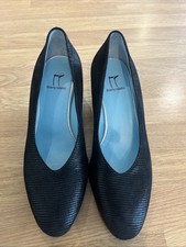 Ladies Court Shoes by Vero