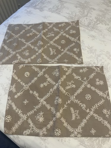 Two shabby chic - two,
