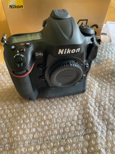 Nikon d4s mint boxed - d4s, mint,