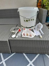 26ltr Brewing Bucket With Lid And Accessories Inc 3 X Airlocks + Syphoning stem