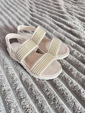 Skechers Luxe Foam Beaded