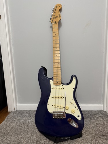 Squier stratocaster fender - squier,