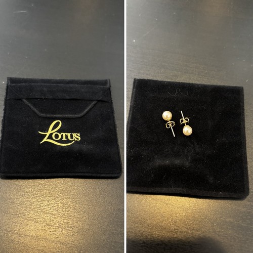 Lotus simulated pearl stud - lotus,