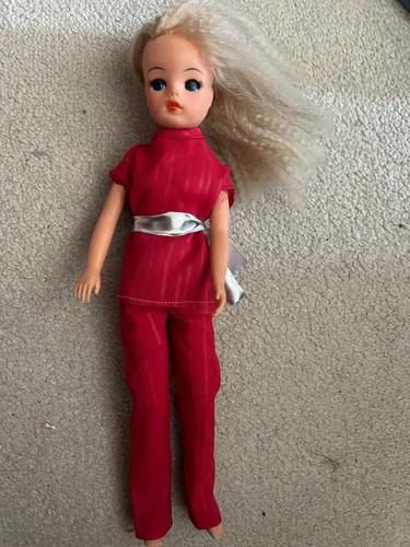 Vintage pedigree sindy doll