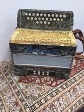 HUTSCHELLI  CG/F.Button