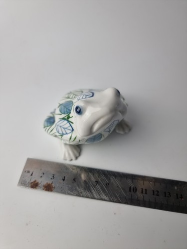 Vintage ceramic frog figurine - ceramic,