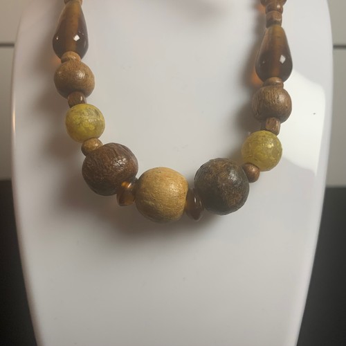Chunky wooden bead necklace - wooden,