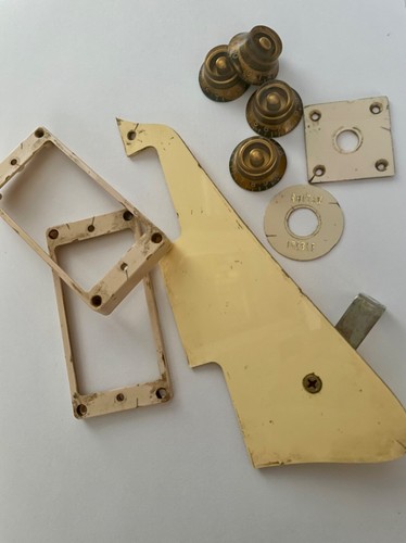 Gibson aged set pickguard - gibson,