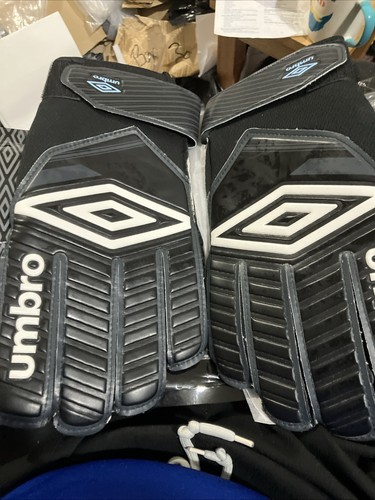Umbro goalkeeper gloves 1 - umbro,