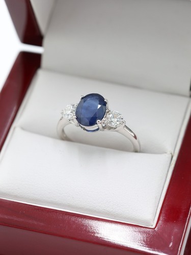 Gold sapphire diamond - gold,