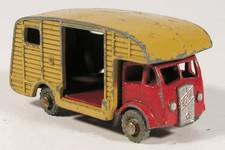 MATCHBOX 35 ERF MARSHALL HORSE