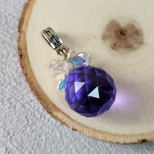 Purple faceted glass - , crystal