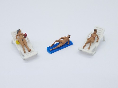 Preiser figures sunbathers - figures,