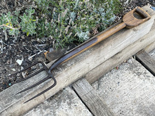 Vintage D Handle BRADES Springtemper 743 Garden Fork Digging Border Fork Tool