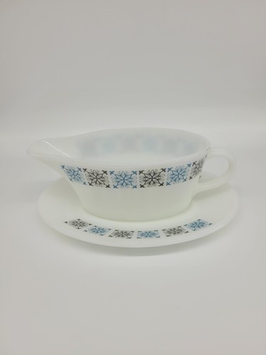 Pyrex gravy boat chelsea - gravy,