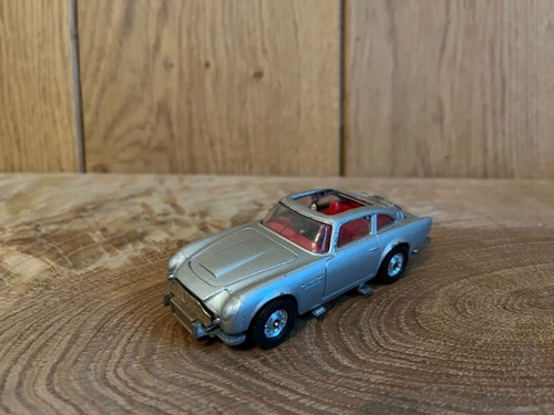 Corgi new james bond - new,