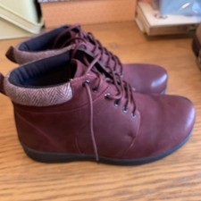 Ladies Burgundy Boots Size 5