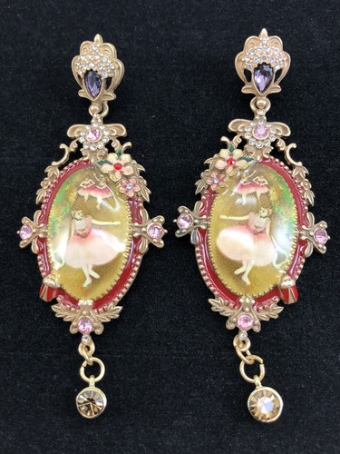 Ballerina cameo drop - k9,