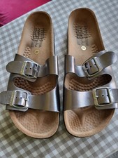 Moshulu Women's Sandal, Hardly