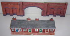 Used Metcalfe OO Gauge Twin Track Tunnel Portal & Retaining Walls & 4 Workshops