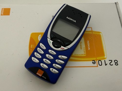 Nokia 8210 phone good - 8210,