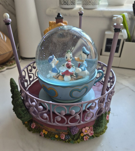 Disney donald duck daisy - donald,