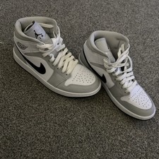 Nike Air Jordan 1 Mid Light Smoke Grey UK Size 6 (554724-092)