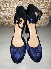 DEBENHAMS Block High Heels Navy Satin Black Lace Size UK 6 EU 39 Shoes Sandals