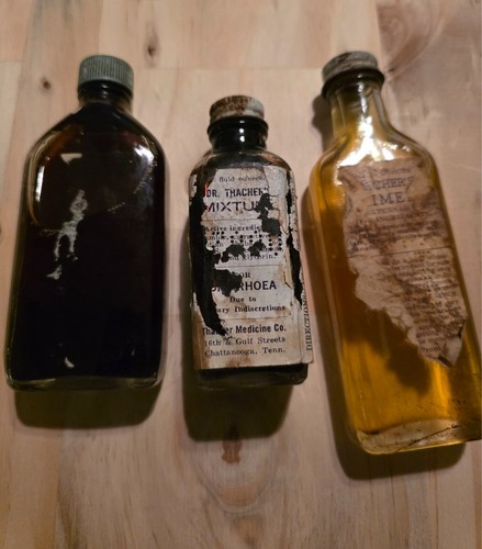 Lot vintage medicine - of, 3